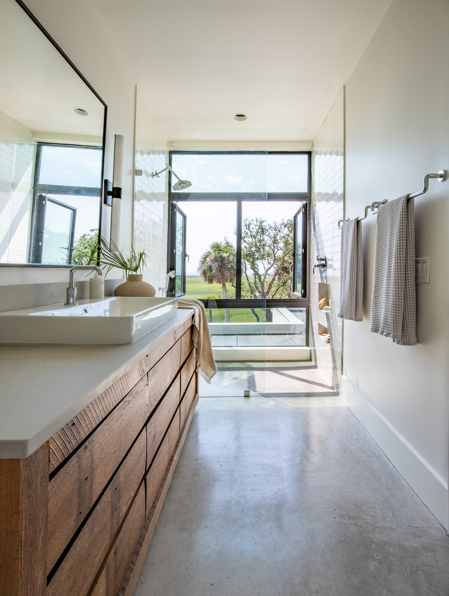 Island organic modern