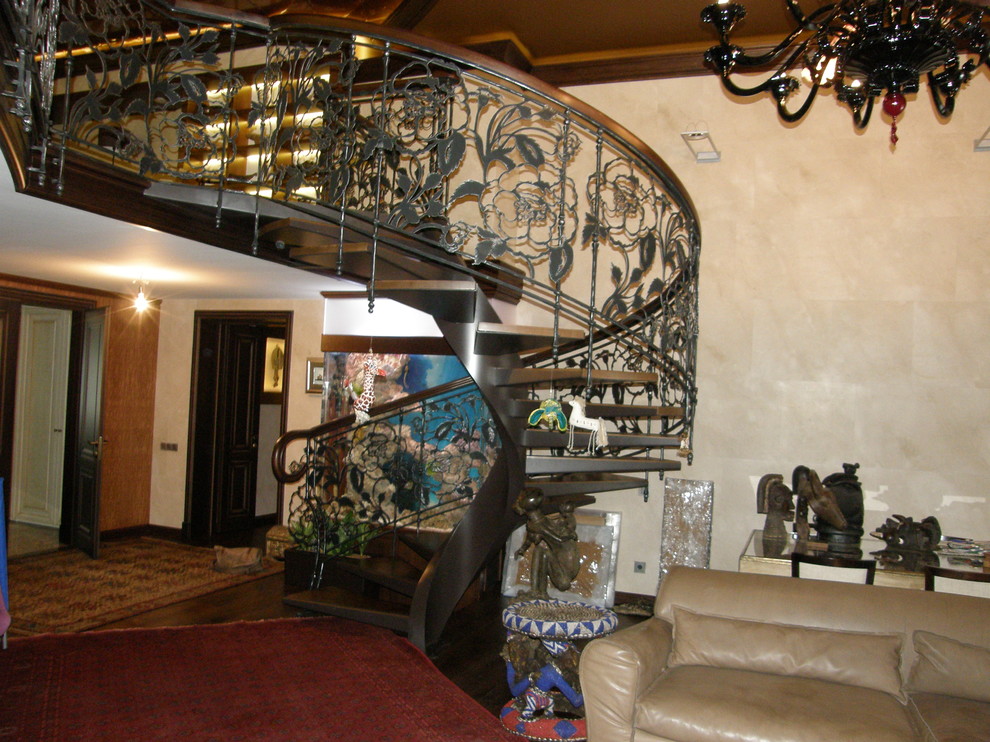 Уникальная винтовая лестница (2013)