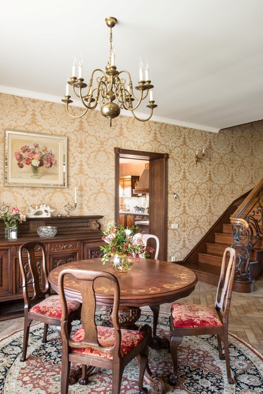 Дом с антиквариатом