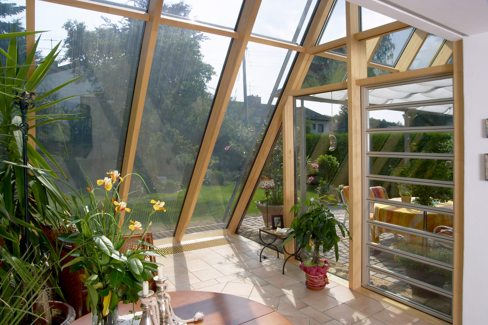 Großer Moderner Wintergarten mit Glasdecke in Sonstige