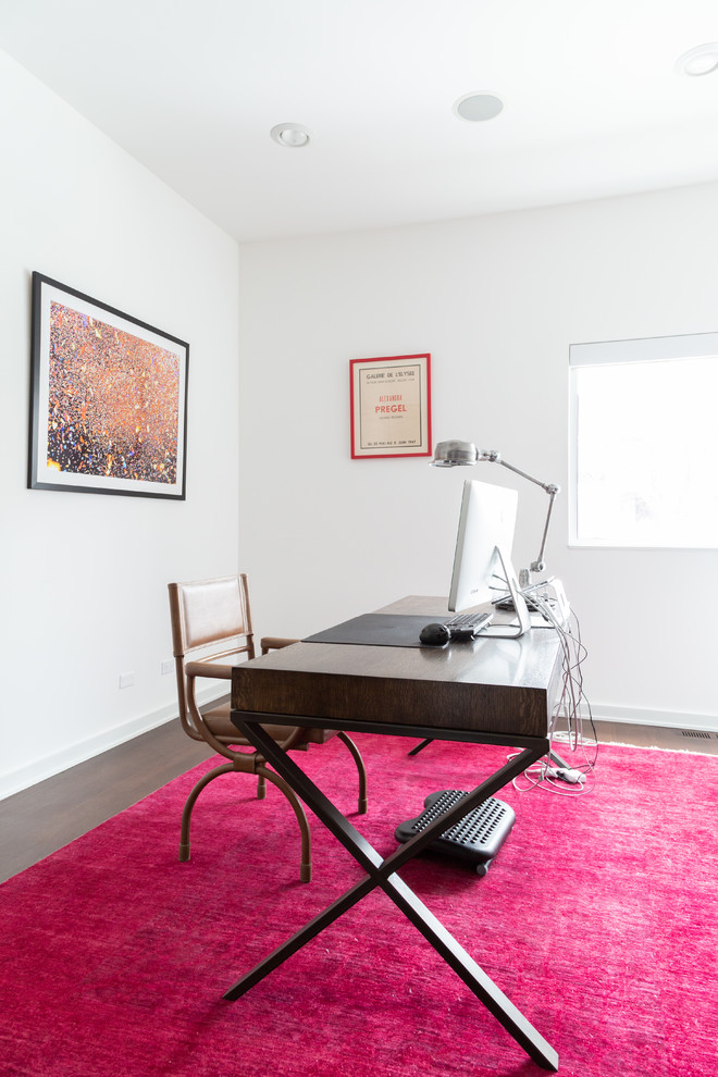 This is an example of an eclectic home office in Chicago.