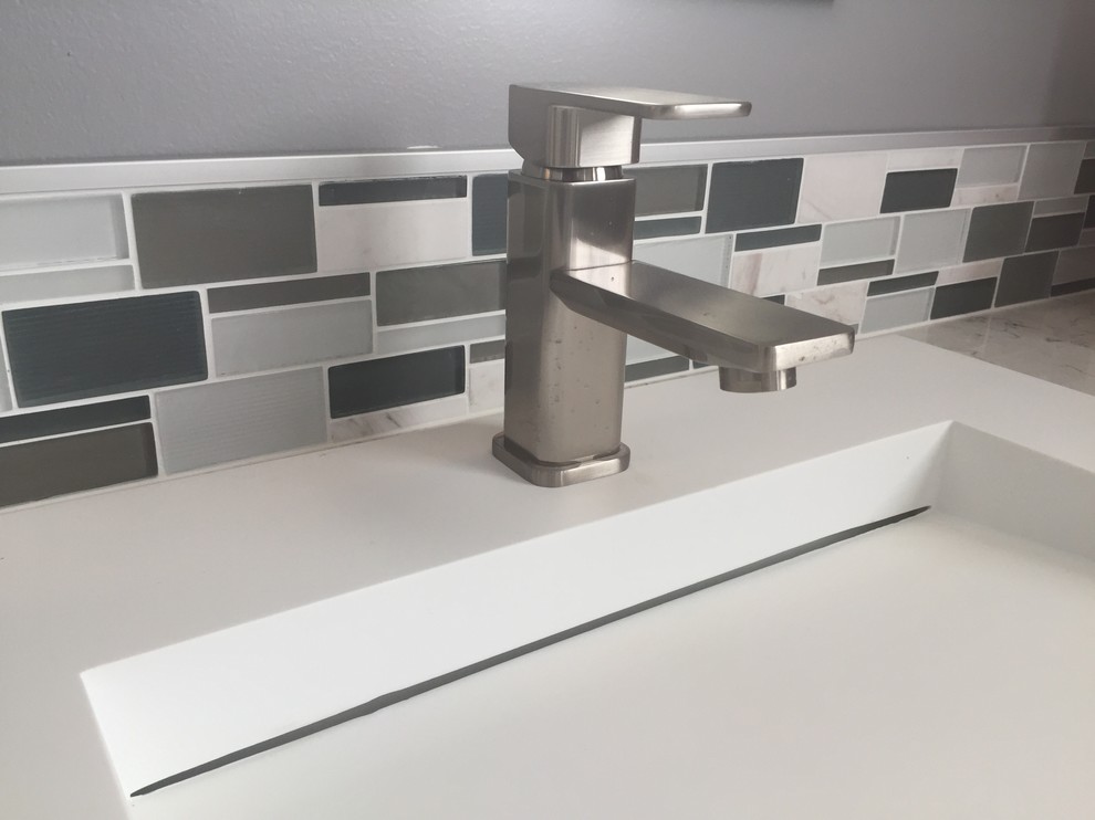 Ricci guest bathroom