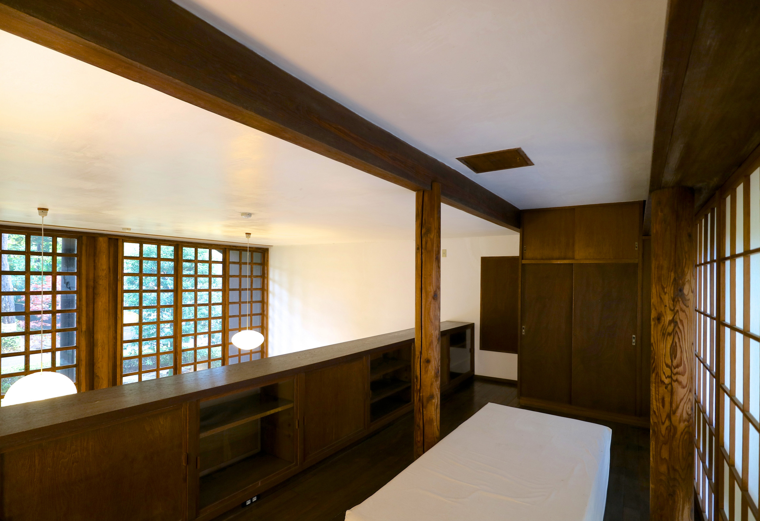 A Renowned Modernist Turns Tradition-Minded for His Own Home A Renowned Modernist Turns Tradition-Minded for His Own Home