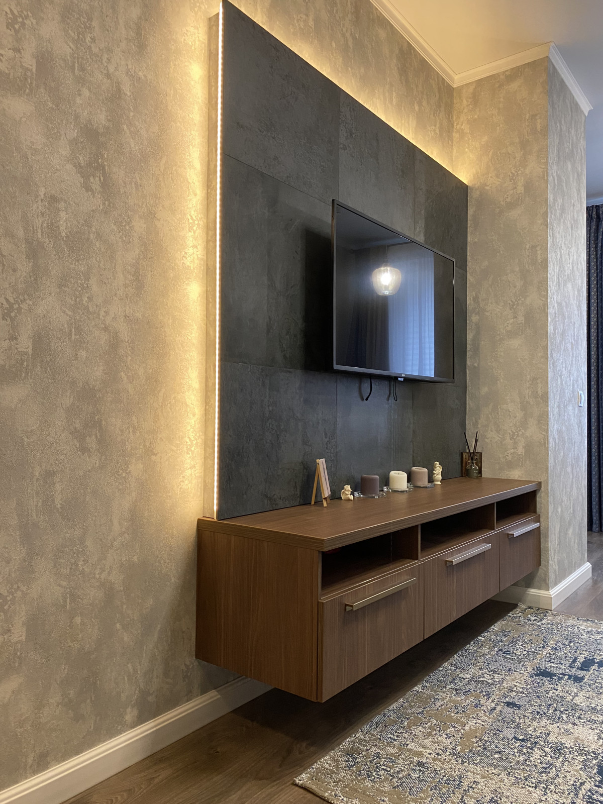 Подвесная тумба под TV.