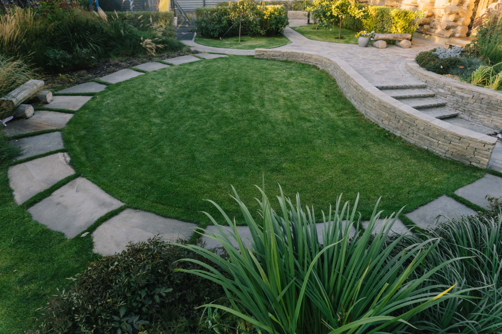 Сад с подпорными стенами