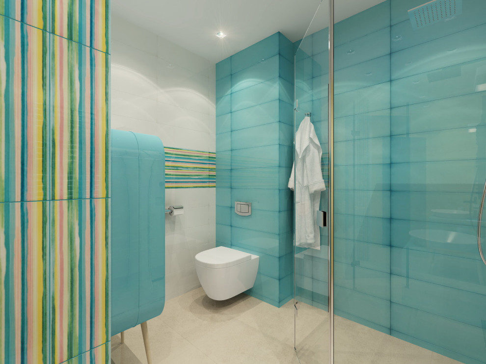 Яркая ванная с подиумом