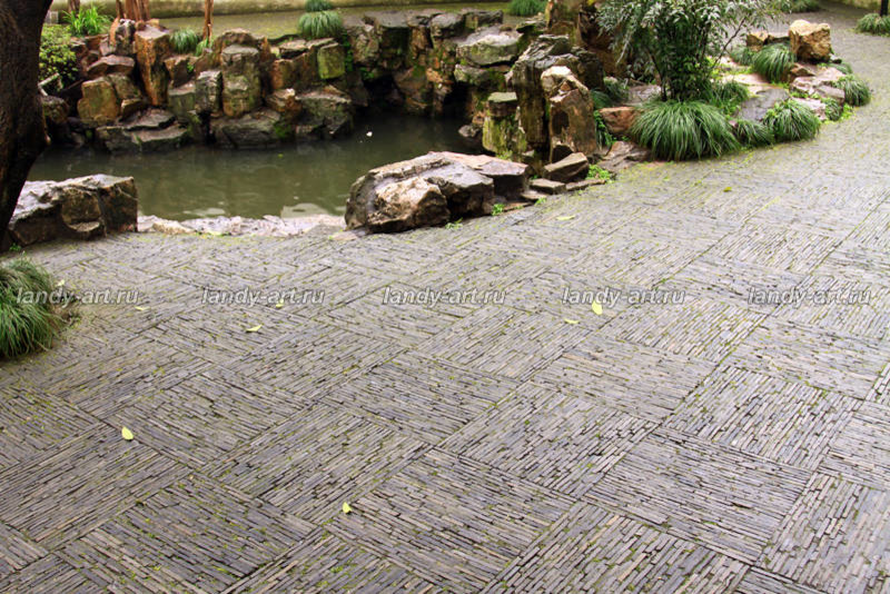 Мощение из натурального камня.
