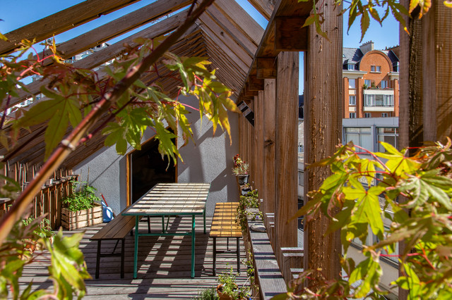 Pergola sur le toit scandinavo-terrazza