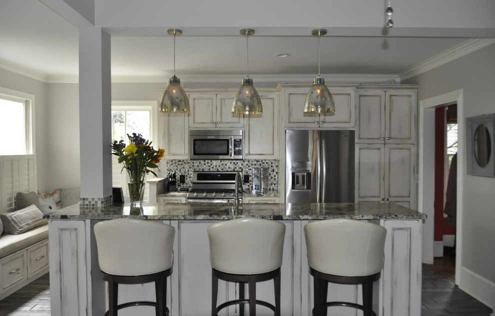 Kitchen - transitional kitchen idea