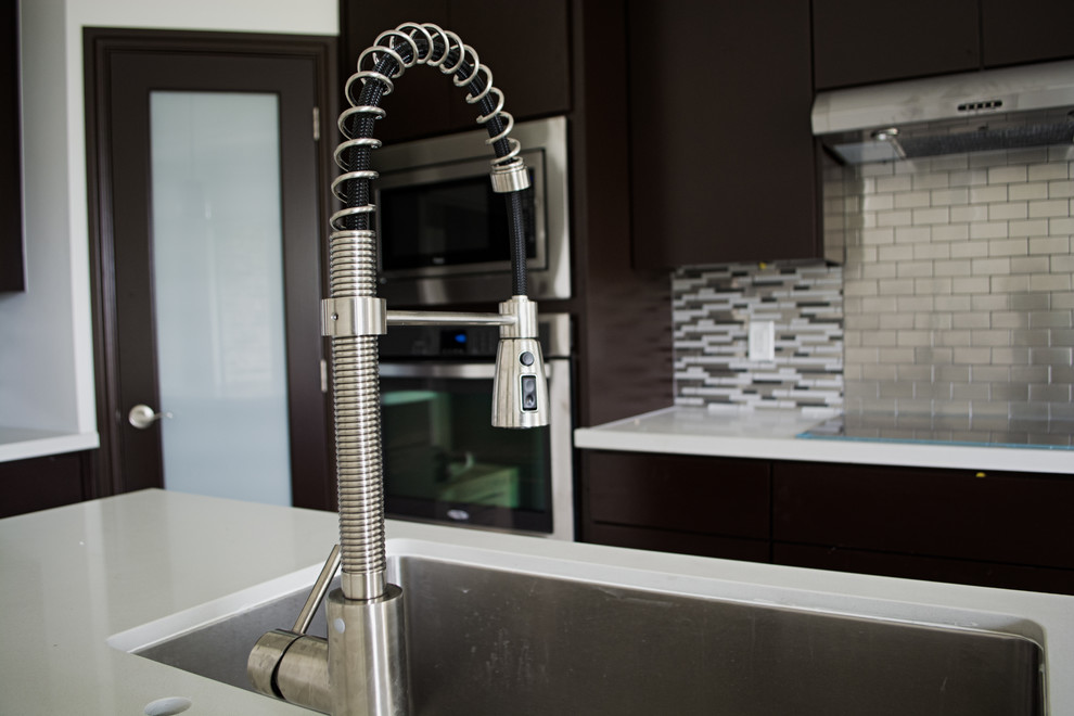 Home design - transitional home design idea in Austin