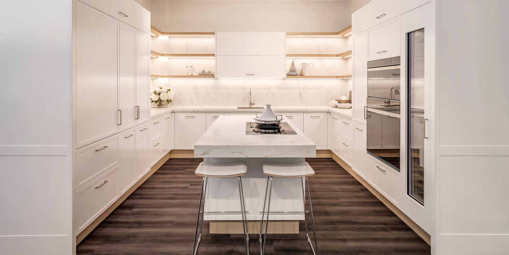 Transitional kitchen in Sydney.