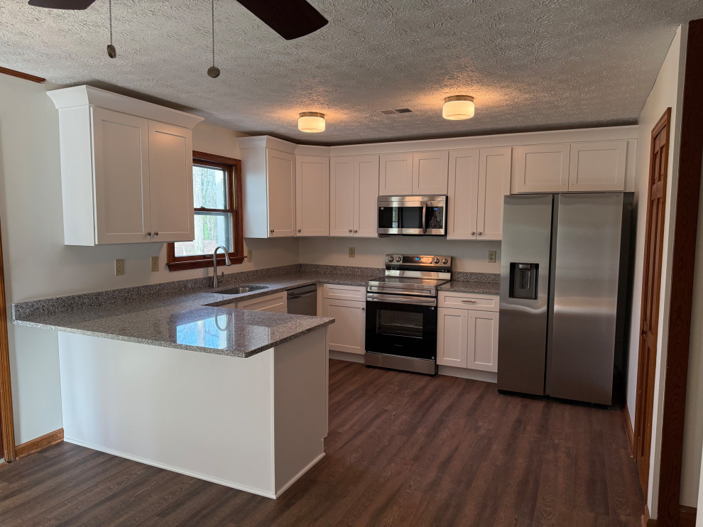 Kitchen - kitchen idea in Atlanta