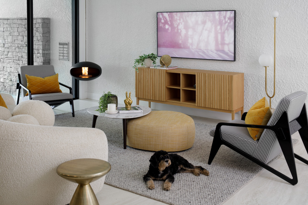 This is an example of a midcentury living room in Brisbane.