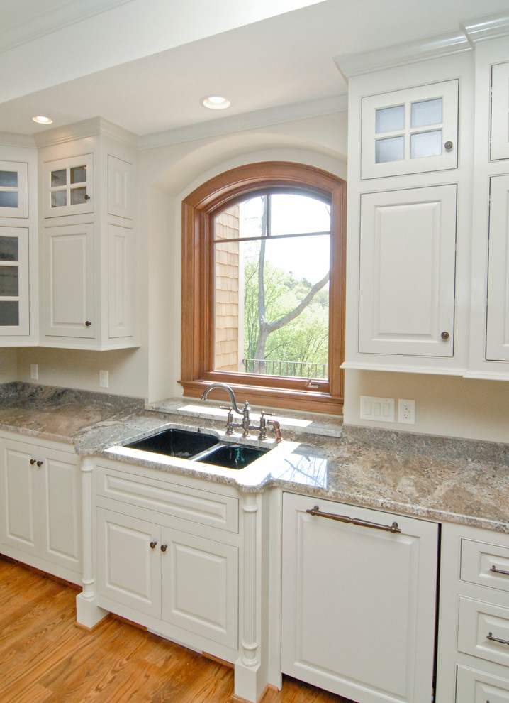 Kitchen - rustic kitchen idea