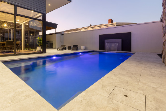 Split Level modern-pool