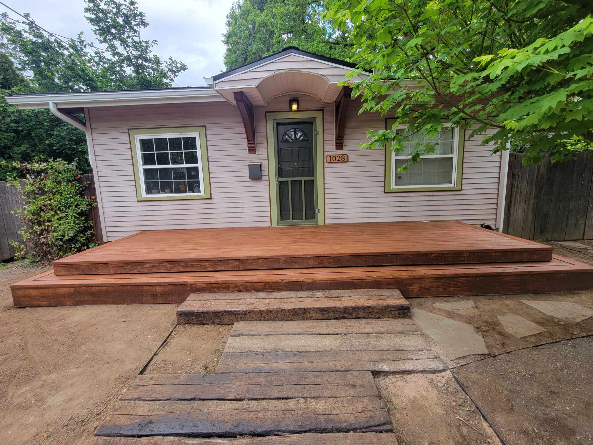 Tight knot cedar deck with rusticana stain