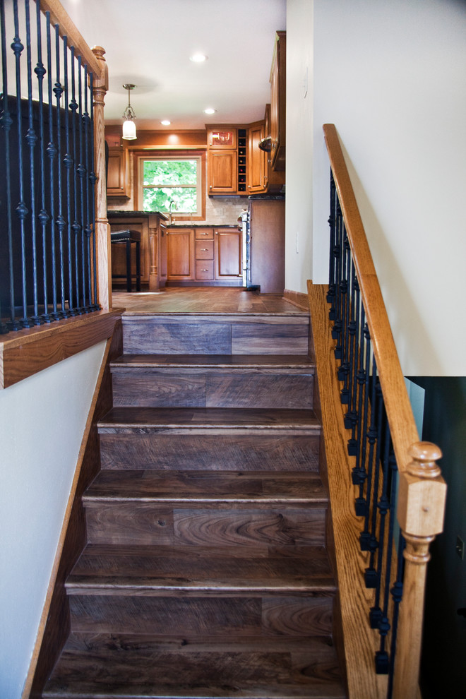 Kitchen - transitional kitchen idea in Milwaukee