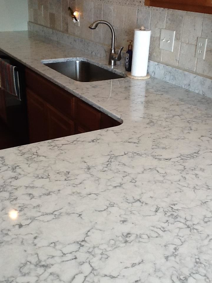 Transitional kitchen photo in Chicago