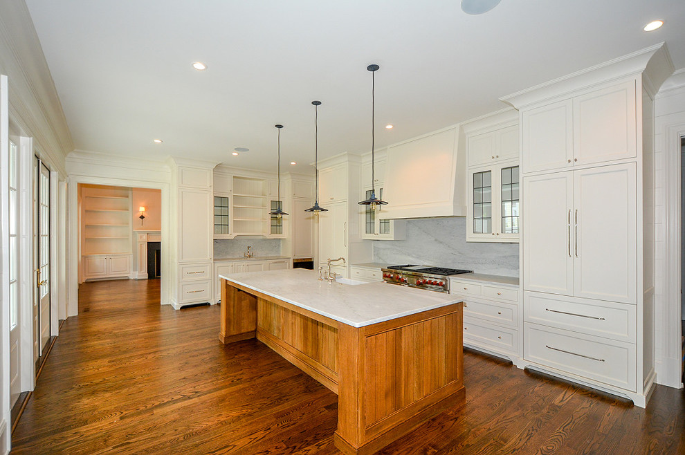 Kitchen - transitional kitchen idea in Atlanta
