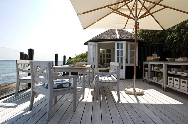 Rustic Living Ideas contemporary-courtyard