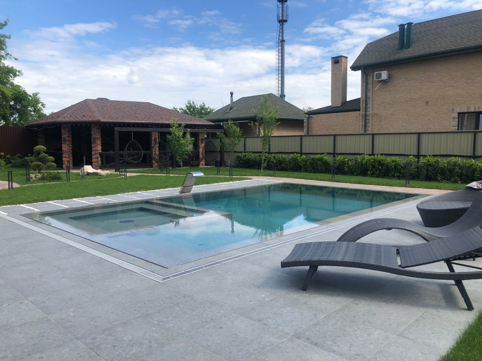 Премиум-бассейн с архитектурно-четкими линиями