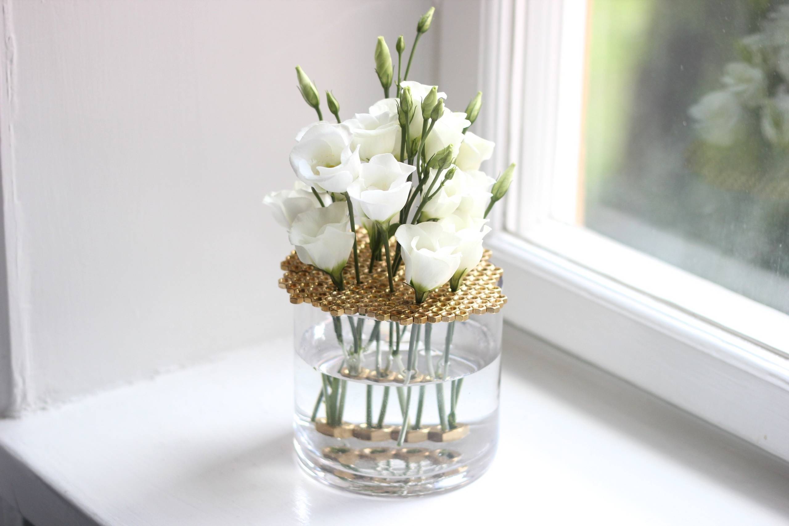Вазочки для коротких цветов своими руками: Мастер-класс – как сделать вазудля цветов из банки или стакана