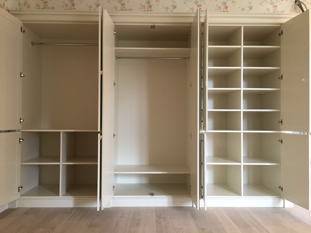 Шкафы и тумбы