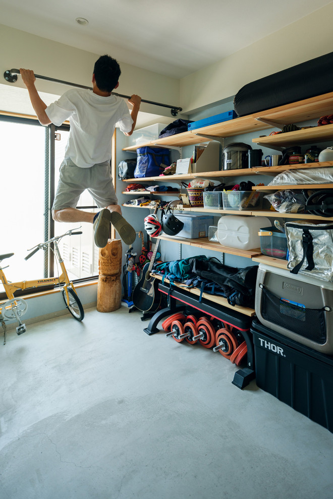 This is an example of a scandinavian home gym in Nagoya.