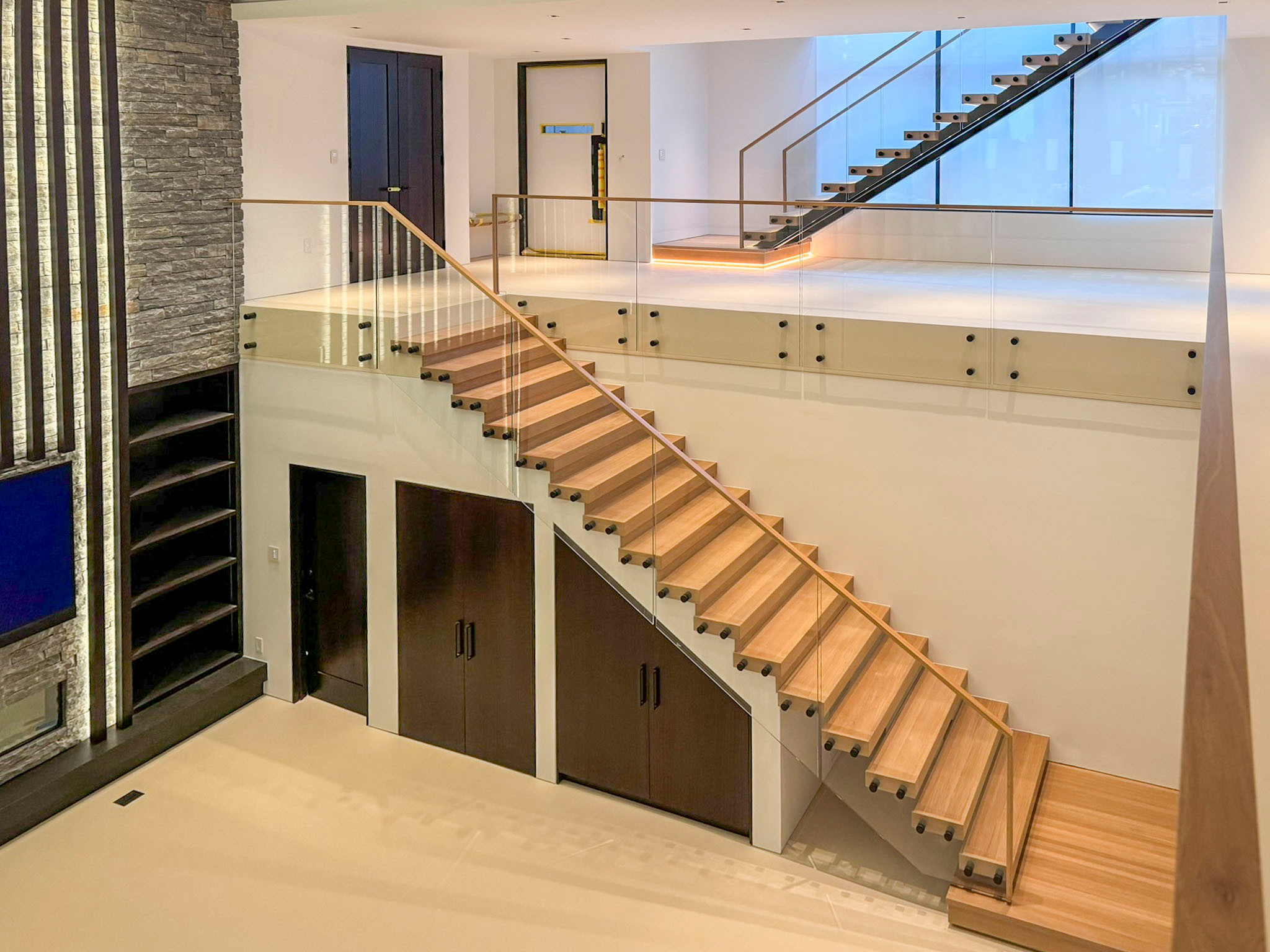 126_Visually Open and Light Contemporary Staircase, Mclean, VA 22102