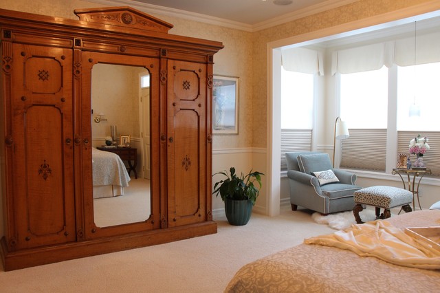 Tranquil transitional Master bedroom classico-camera-da-letto