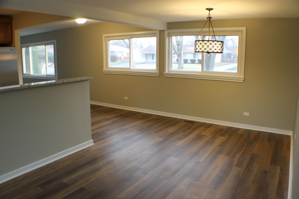Home design - transitional home design idea in Chicago