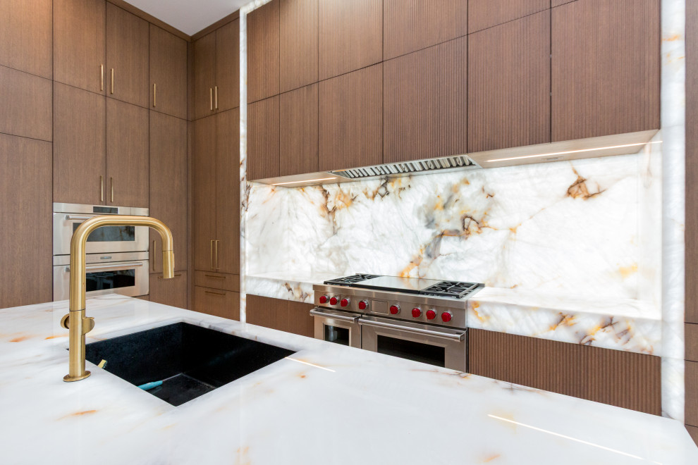 Example of a minimalist kitchen design in Phoenix