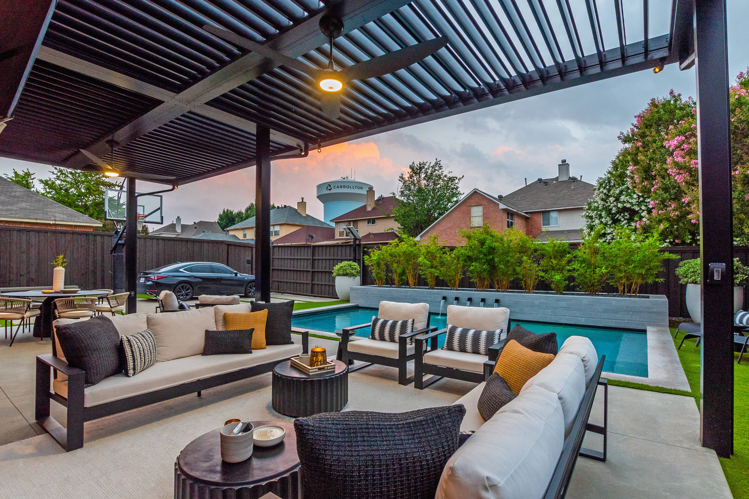 CARROLLTON BACK YARD RESORT