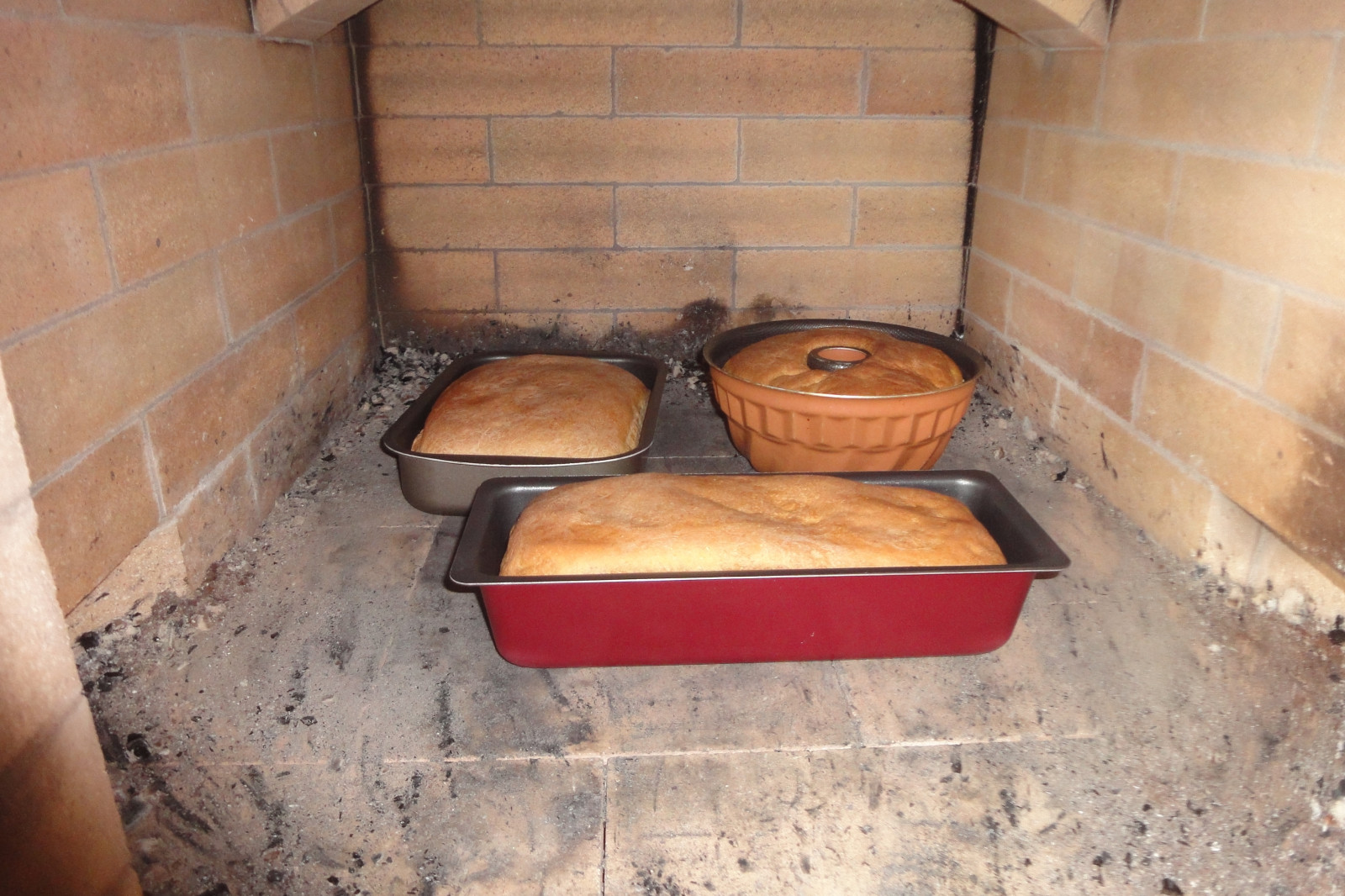 Первый хлеб при сдаче комплекса. "Под" горнила Русской Печи 750х630мм.