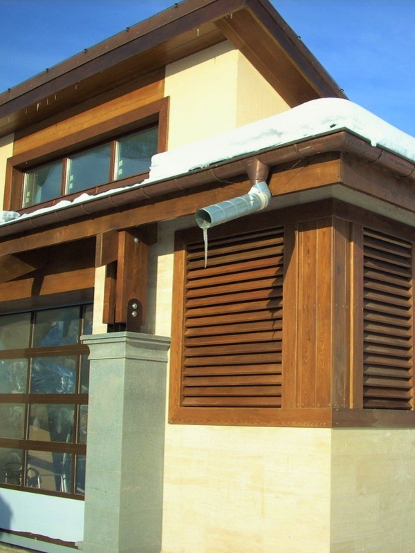 Монтаж Фасада из деревянных панелей планкен.