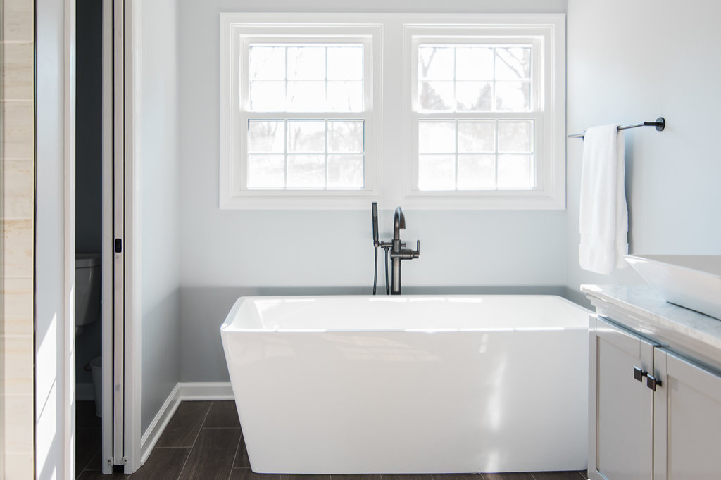 Bel Air, Farmhouse Bathroom