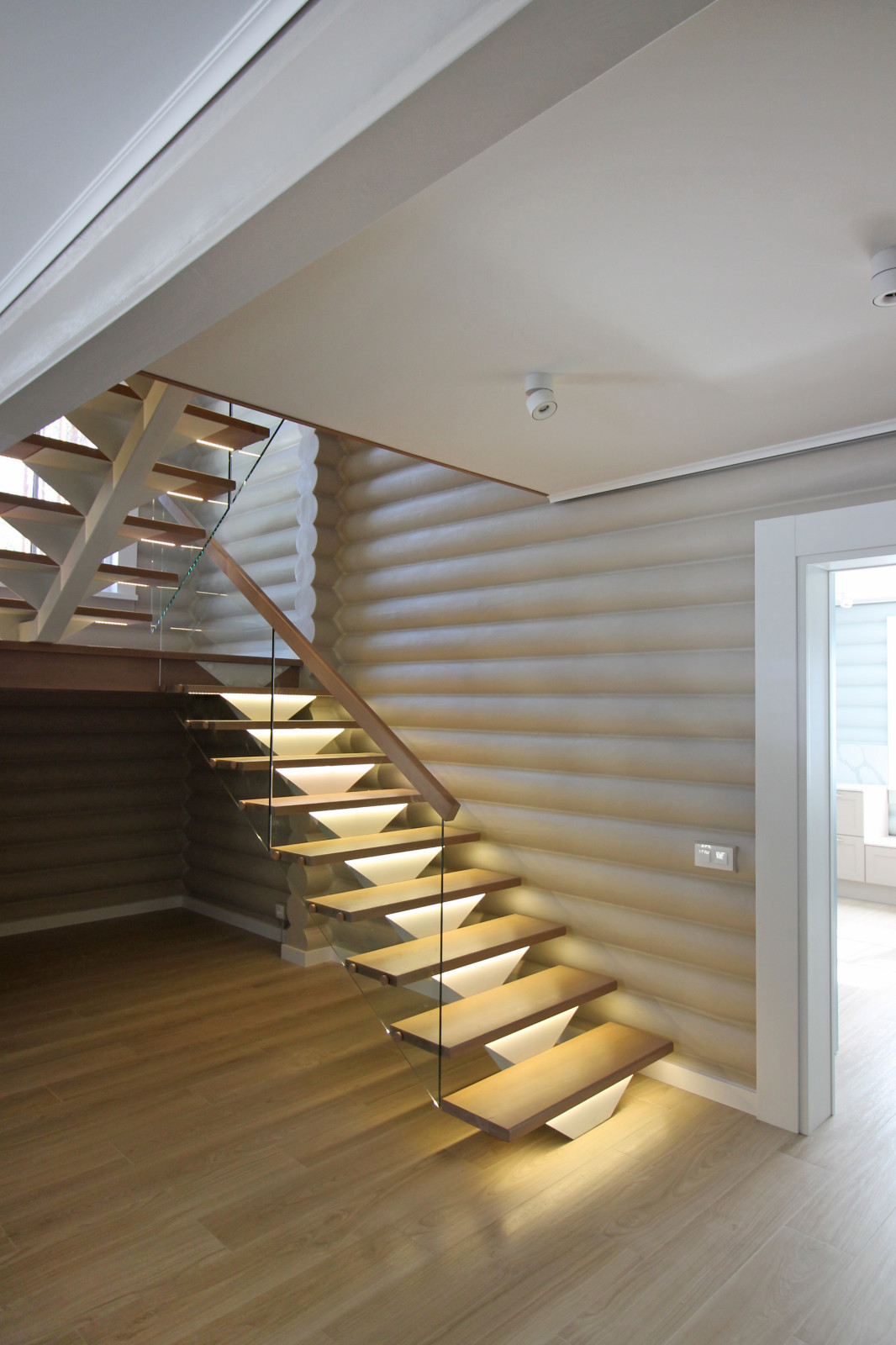 Срубовой коттедж в Рощино