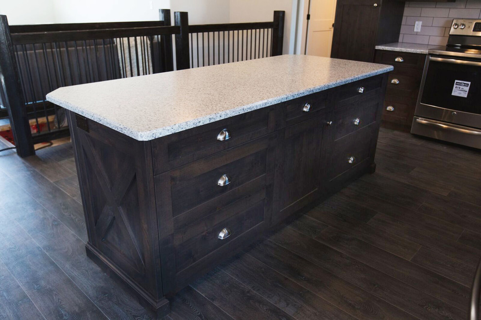 Kitchen - kitchen idea in Calgary