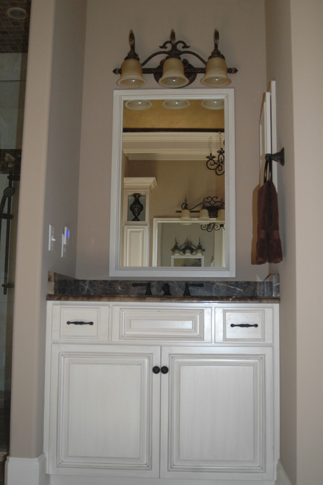 Bathroom - transitional bathroom idea