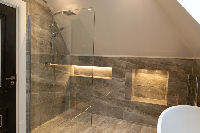 Danika Igoe Project: Ensuite Bathroom moderne-badevaerelse