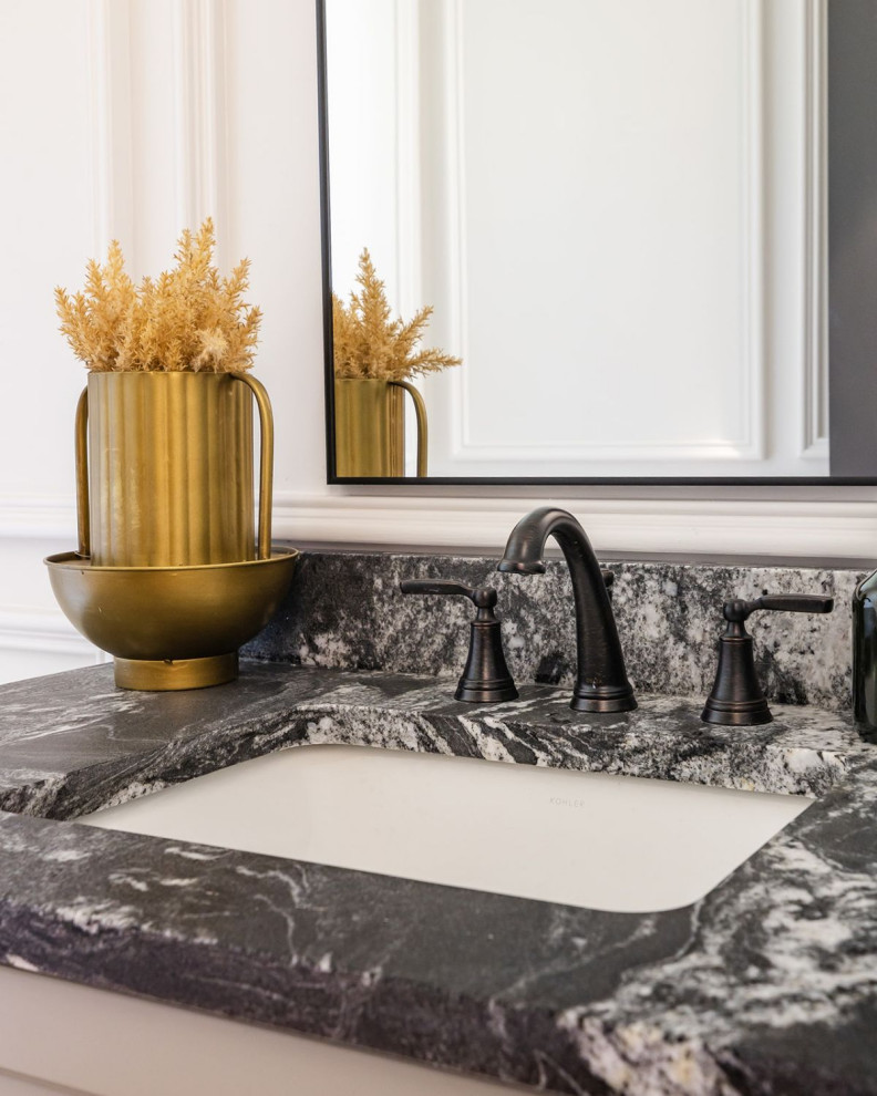 Inspiration for a transitional home design remodel in Atlanta