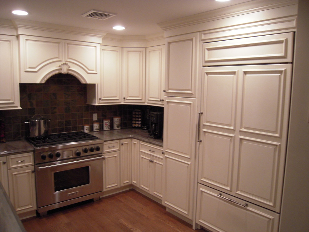 Example of a transitional kitchen design in New York