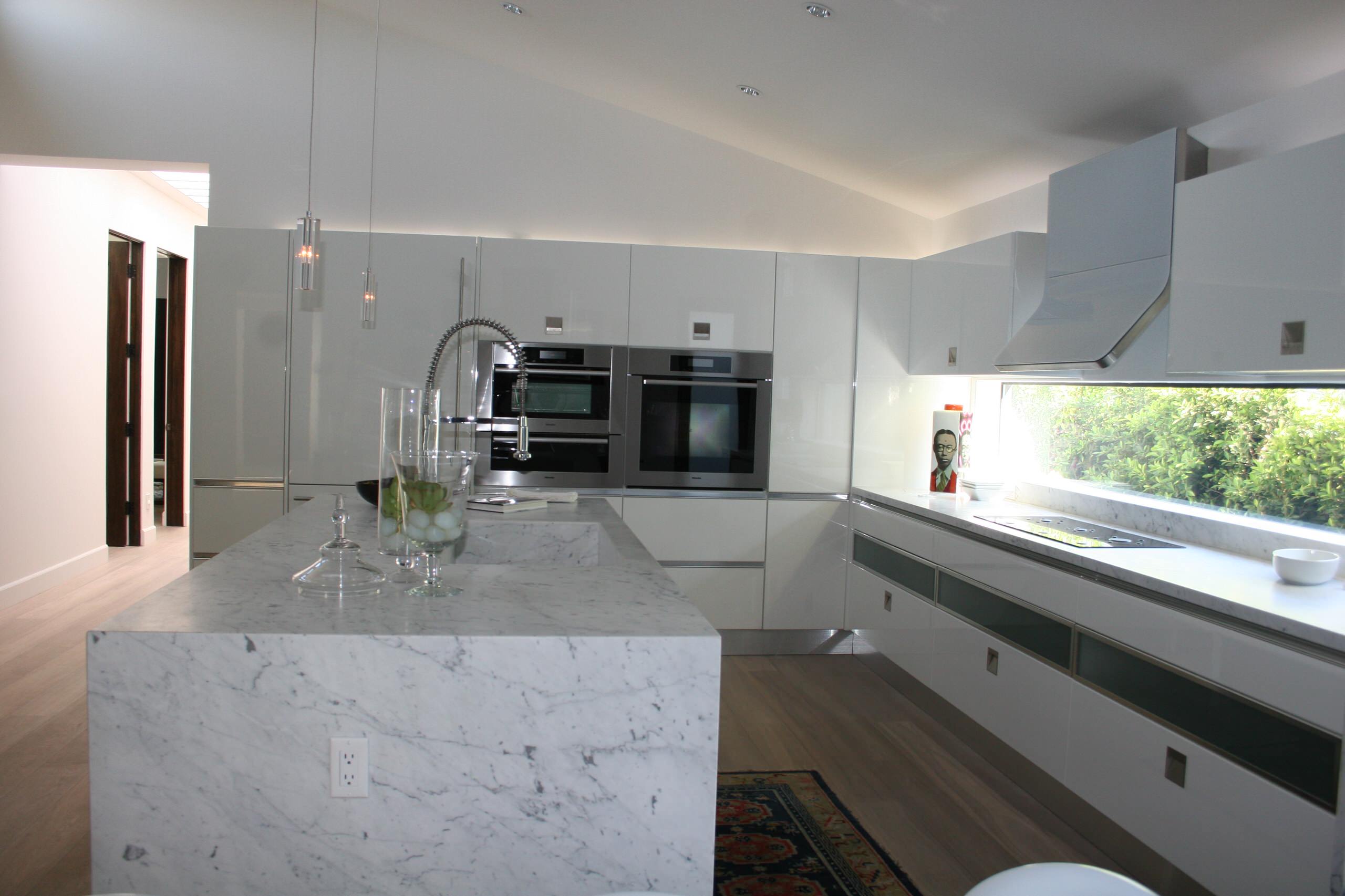 Same kitchen 3 times...2000, 2012 \u0026 2025 : r/kitchenremodel, image size:2560x1706