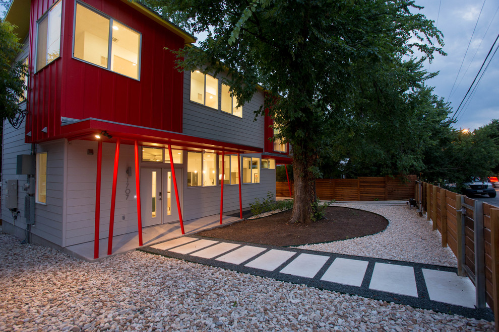 Example of a minimalist home design design in Austin