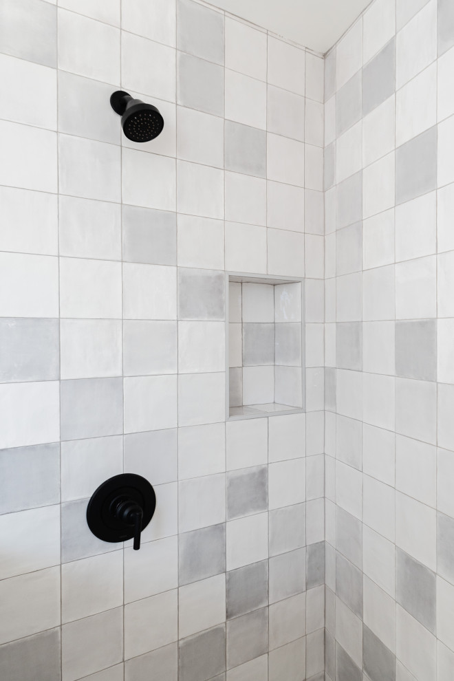 Example of a transitional bathroom design in Omaha
