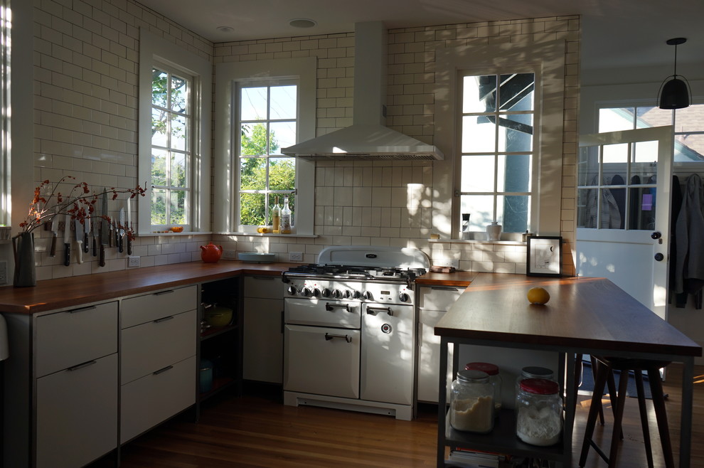 Photo of an eclectic kitchen in San Francisco.