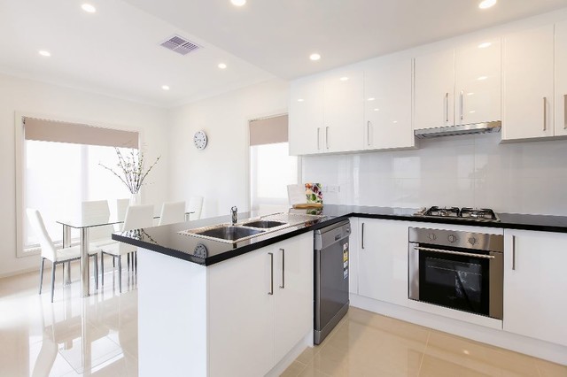 Duplex - Warradale - Kitchen/Dining klassisk-koekken