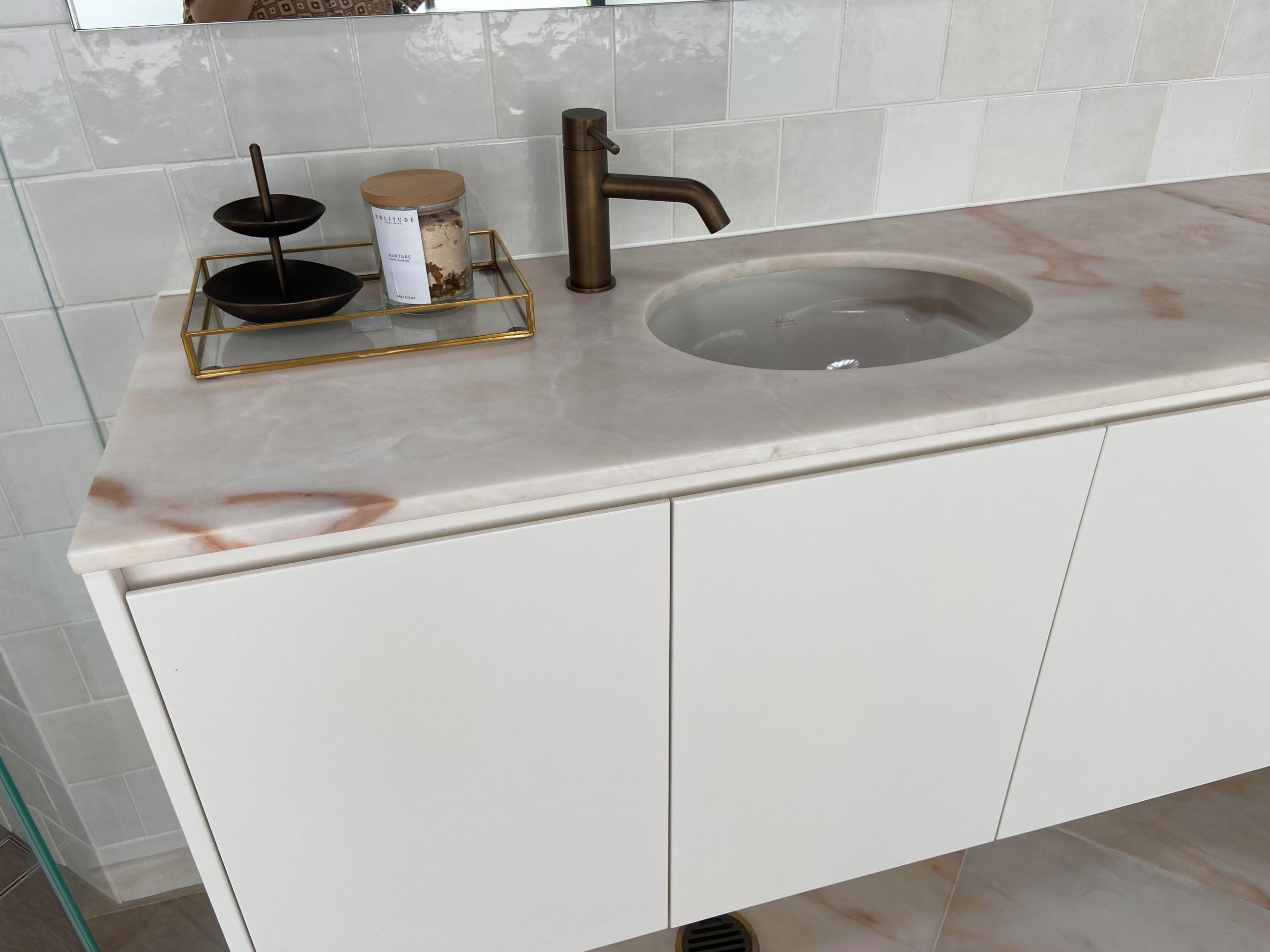 REBUILD OF A GRAND  BATHROOM