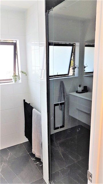 Bathroom Makeover modern-badrum