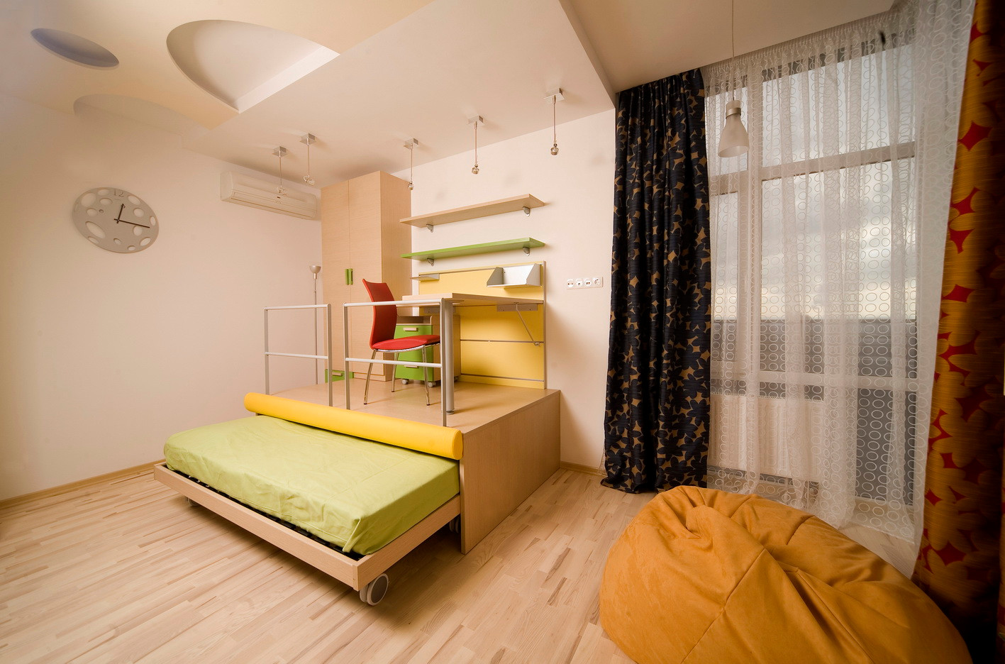 Жилая квартира. г. Киев. "Игра контрастов"